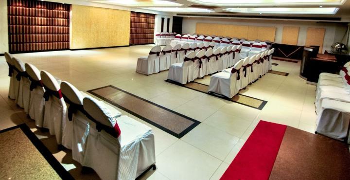 Hotel Klg International Zirakpur Екстериор снимка