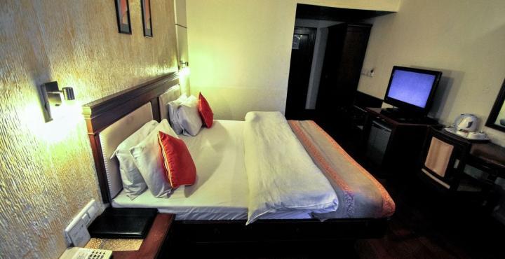 Hotel Klg International Zirakpur Екстериор снимка
