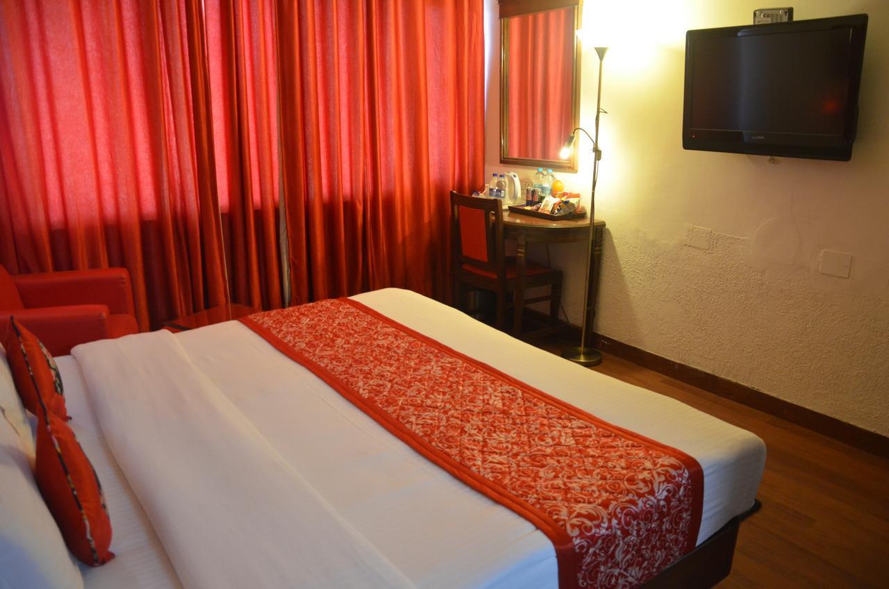 Hotel Klg International Zirakpur Екстериор снимка