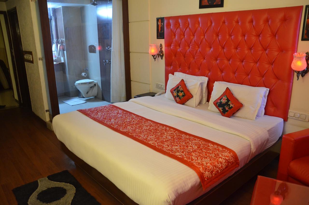 Hotel Klg International Zirakpur Екстериор снимка