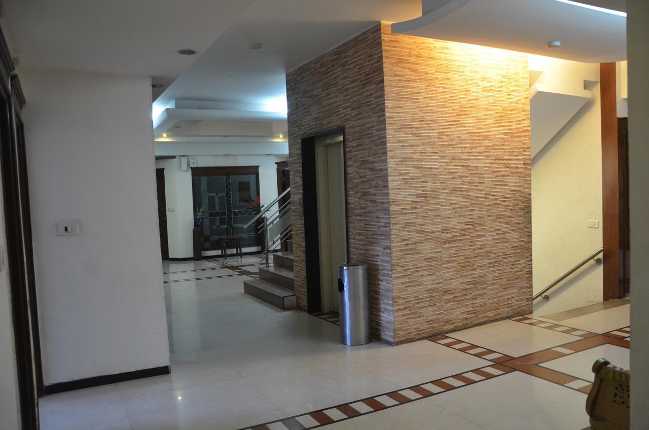 Hotel Klg International Zirakpur Екстериор снимка